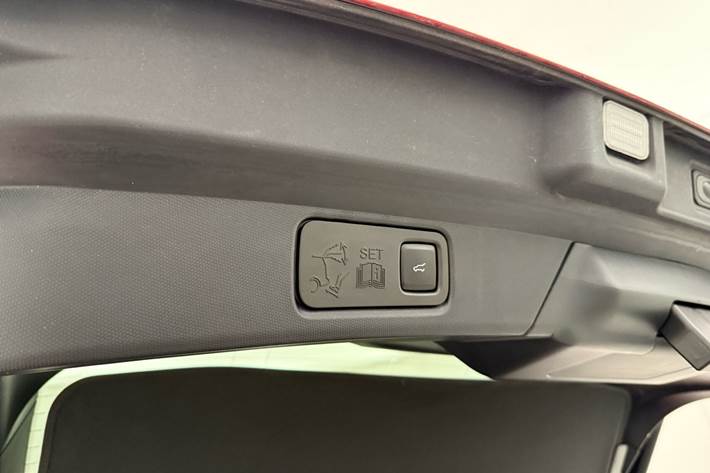 Rød Ford Mustang Mach-E fra 2022