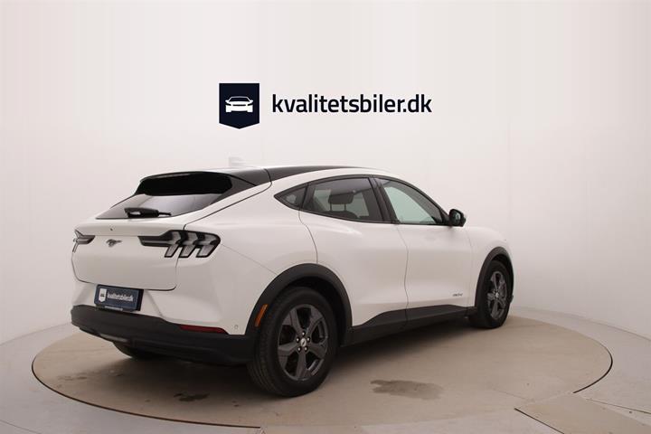 Hvid Ford Mustang Mach-E fra 2022