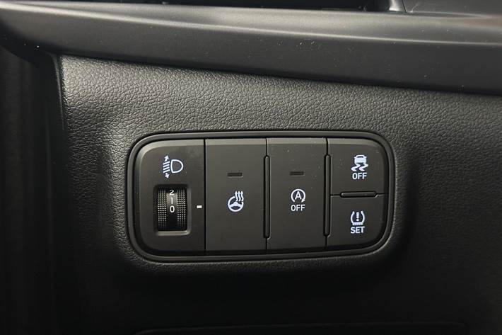 Blå Hyundai i20 fra 2024