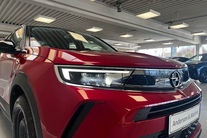 Rød Opel Mokka fra 2022