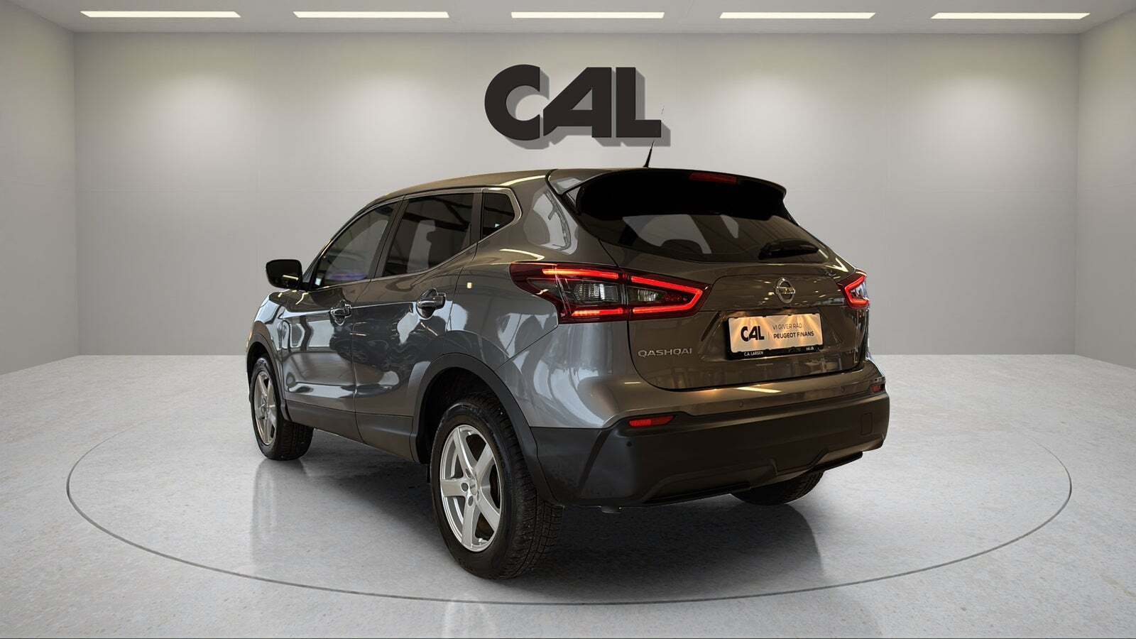 Grå Nissan Qashqai fra 2021