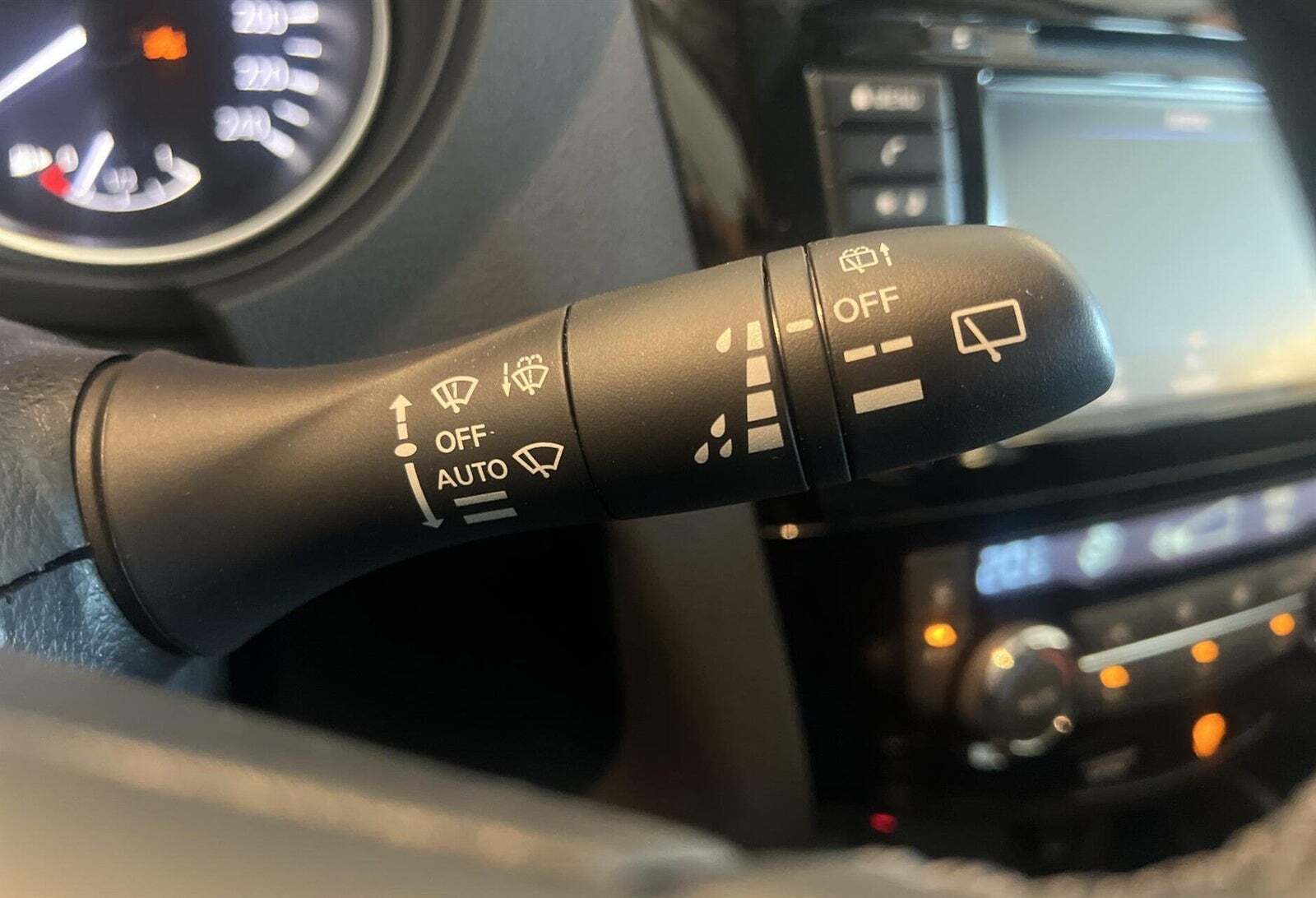 Grå Nissan Qashqai fra 2021