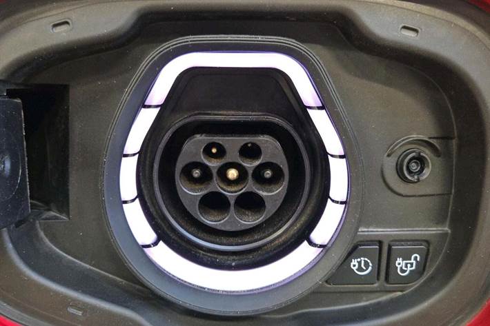 Rød Ford Kuga fra 2022