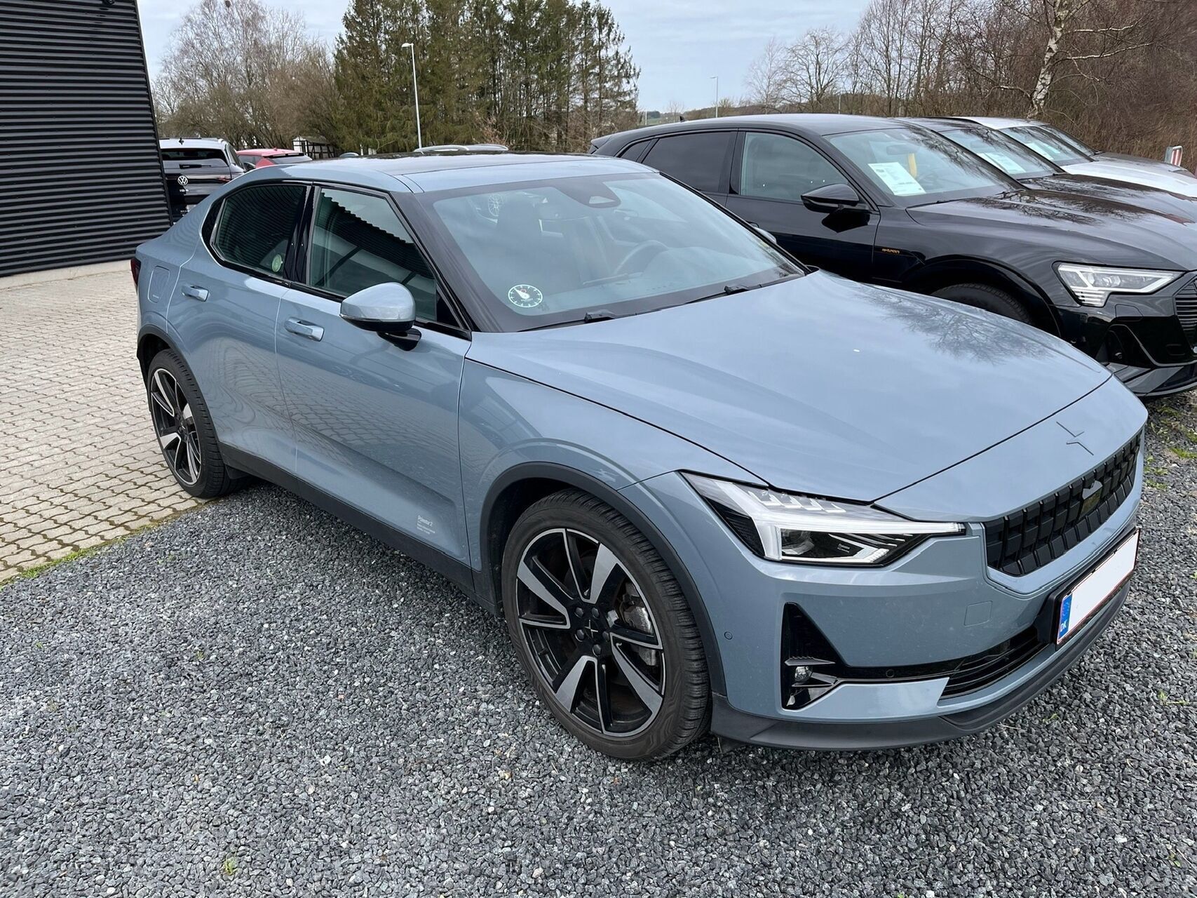 Grå Polestar 2 fra 2023
