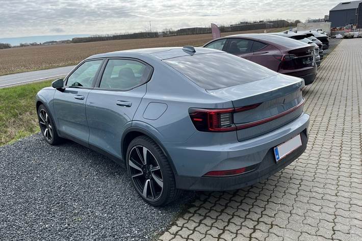 Grå Polestar 2 fra 2023