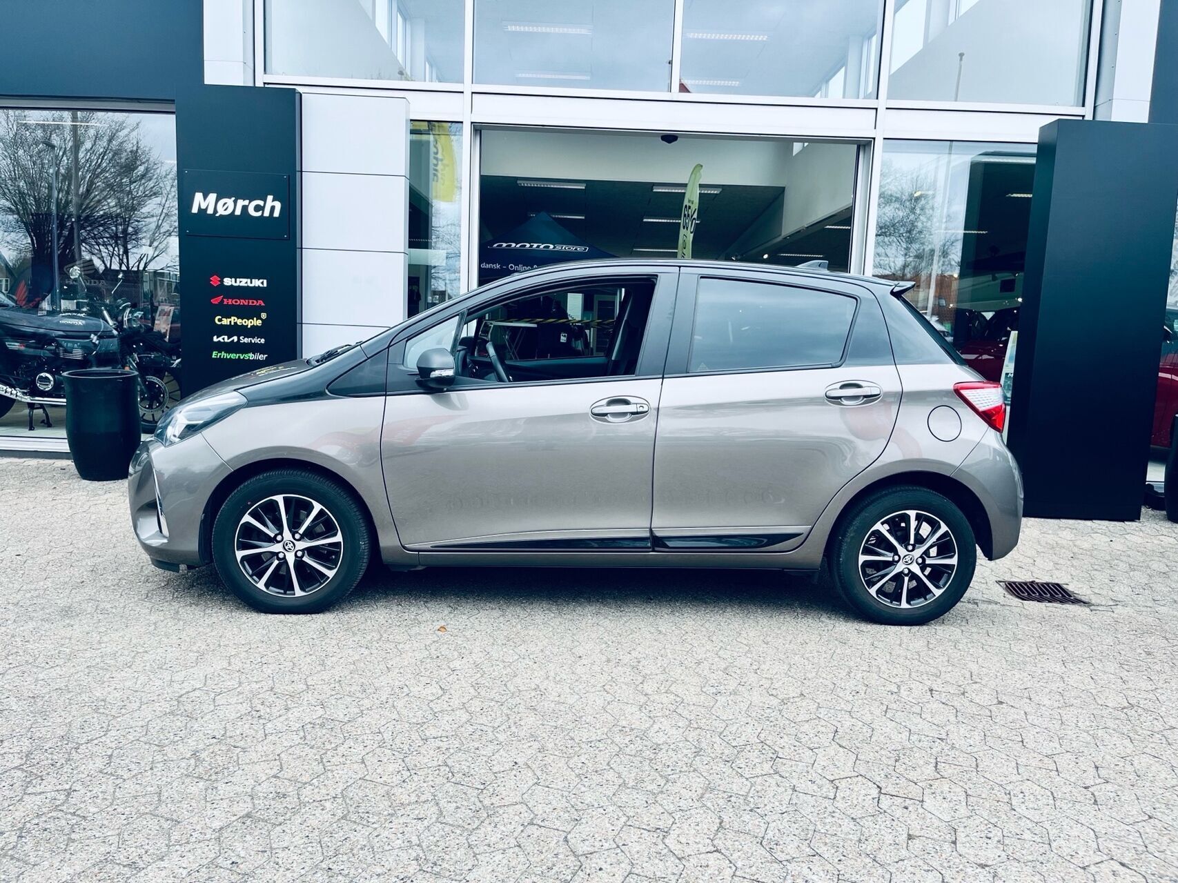 Toyota Yaris 1,5 VVT-I T3 Premiumpakke 111HK 5d 6g