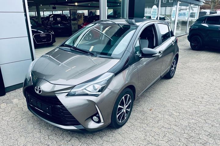 Sort Toyota Yaris fra 2018