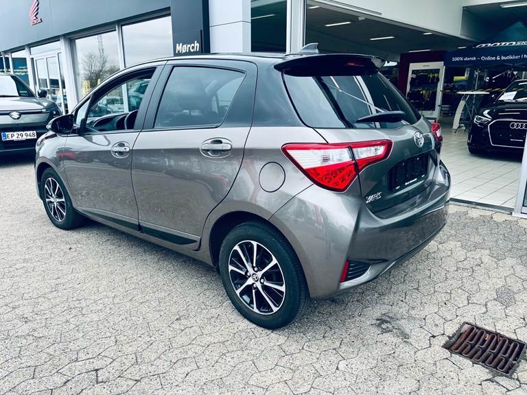 Toyota Yaris 1,5 VVT-I T3 Premiumpakke 111HK 5d 6g