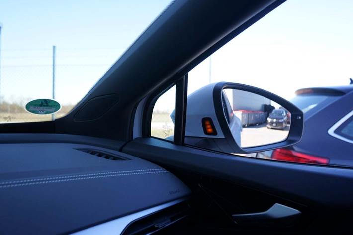 Hvid VW ID.4 fra 2025