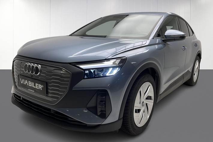 Blå Audi Q4 fra 2023
