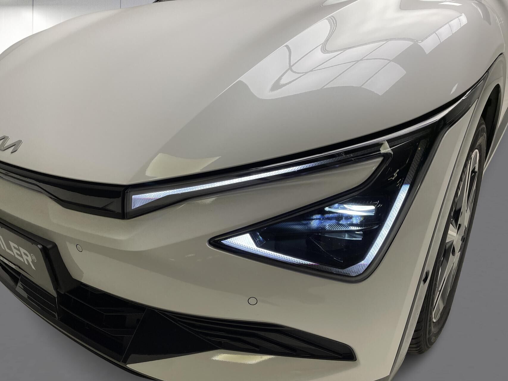 Hvid Kia EV6 fra 2025