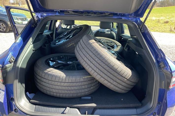 Blå VW ID.4 fra 2023