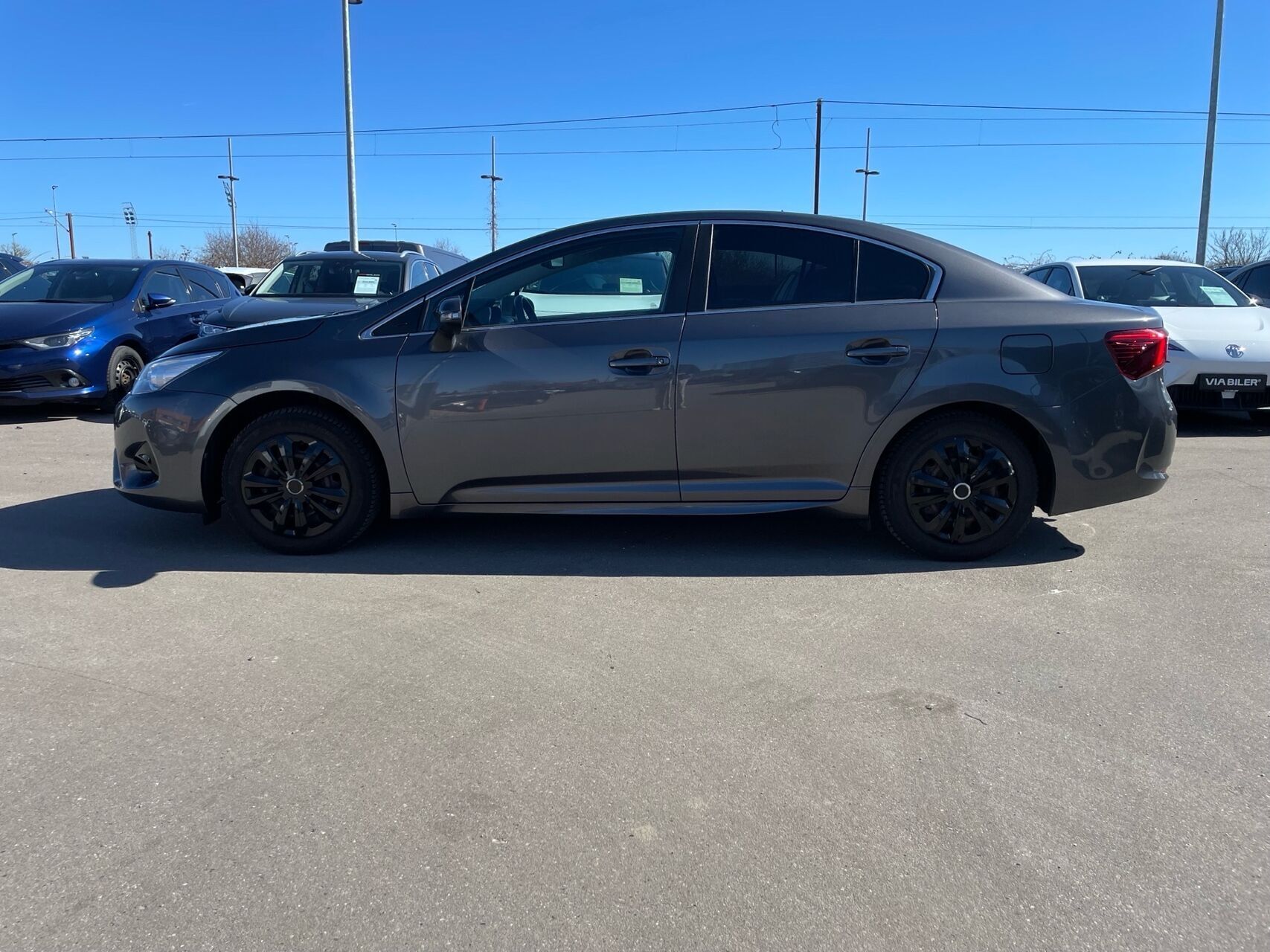 Toyota Avensis 1,6 VVT-I T1 132HK 6g