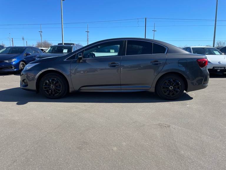 Toyota Avensis 1,6 VVT-I T1 132HK 6g