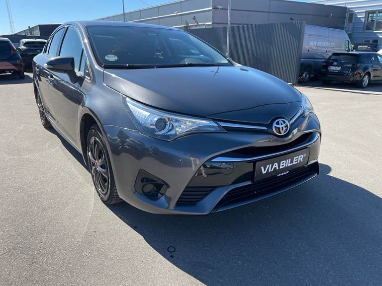 Toyota Avensis 1,6 VVT-I T1 132HK 6g