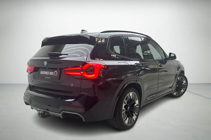Sort BMW iX3 fra 2022