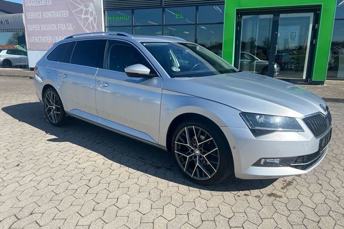 Sølv Skoda Superb fra 2019