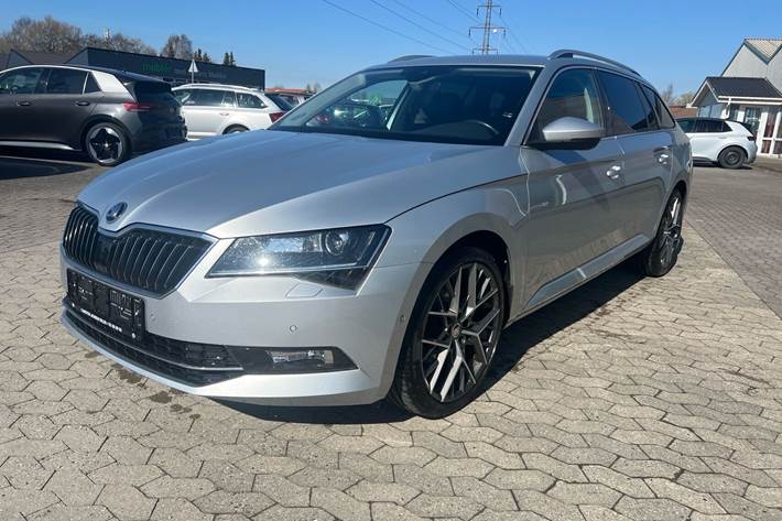 Sølv Skoda Superb fra 2019