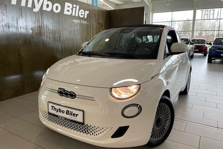 Hvid Fiat 500e fra 2023