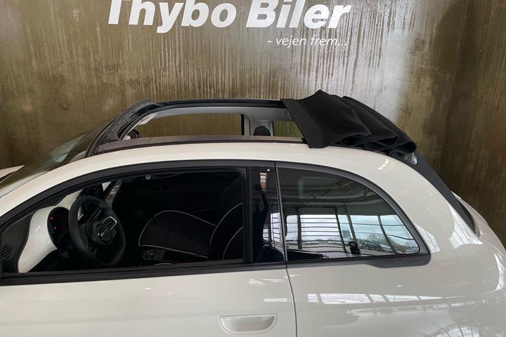 Hvid Fiat 500e fra 2023