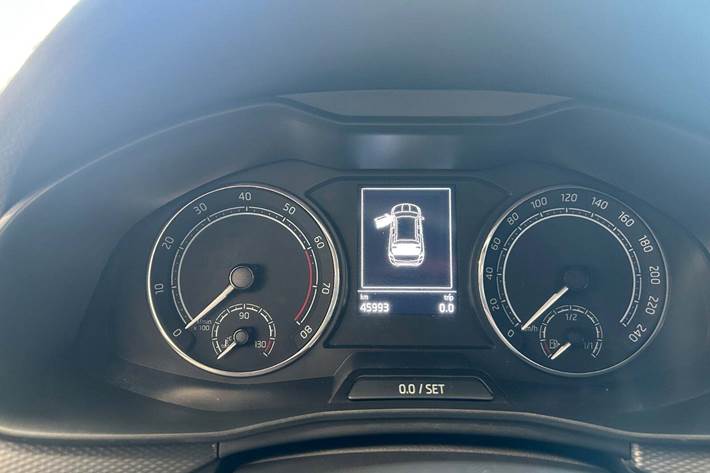 Grå Skoda Kamiq fra 2022