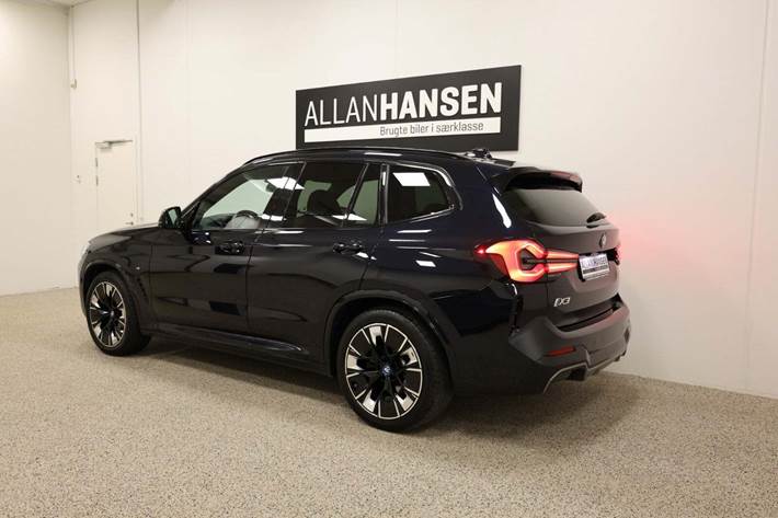 Sort BMW iX3 fra 2022
