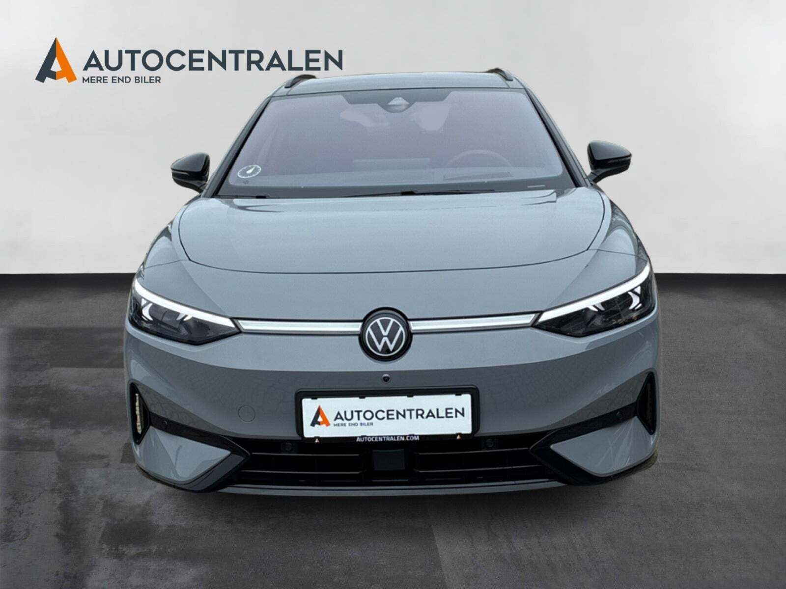 Grå VW ID.7 fra 2026 set udefra