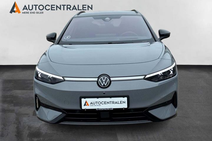 Grå VW ID.7 fra 2026 set udefra