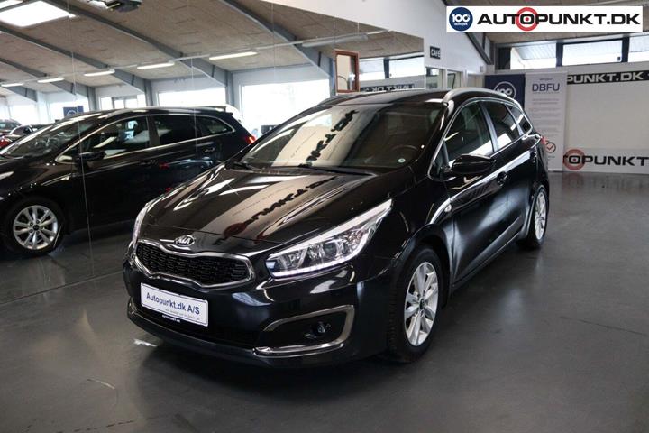 Sort Kia Ceed fra 2016 set udefra