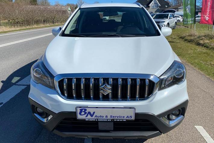 Hvid Suzuki S-Cross fra 2018