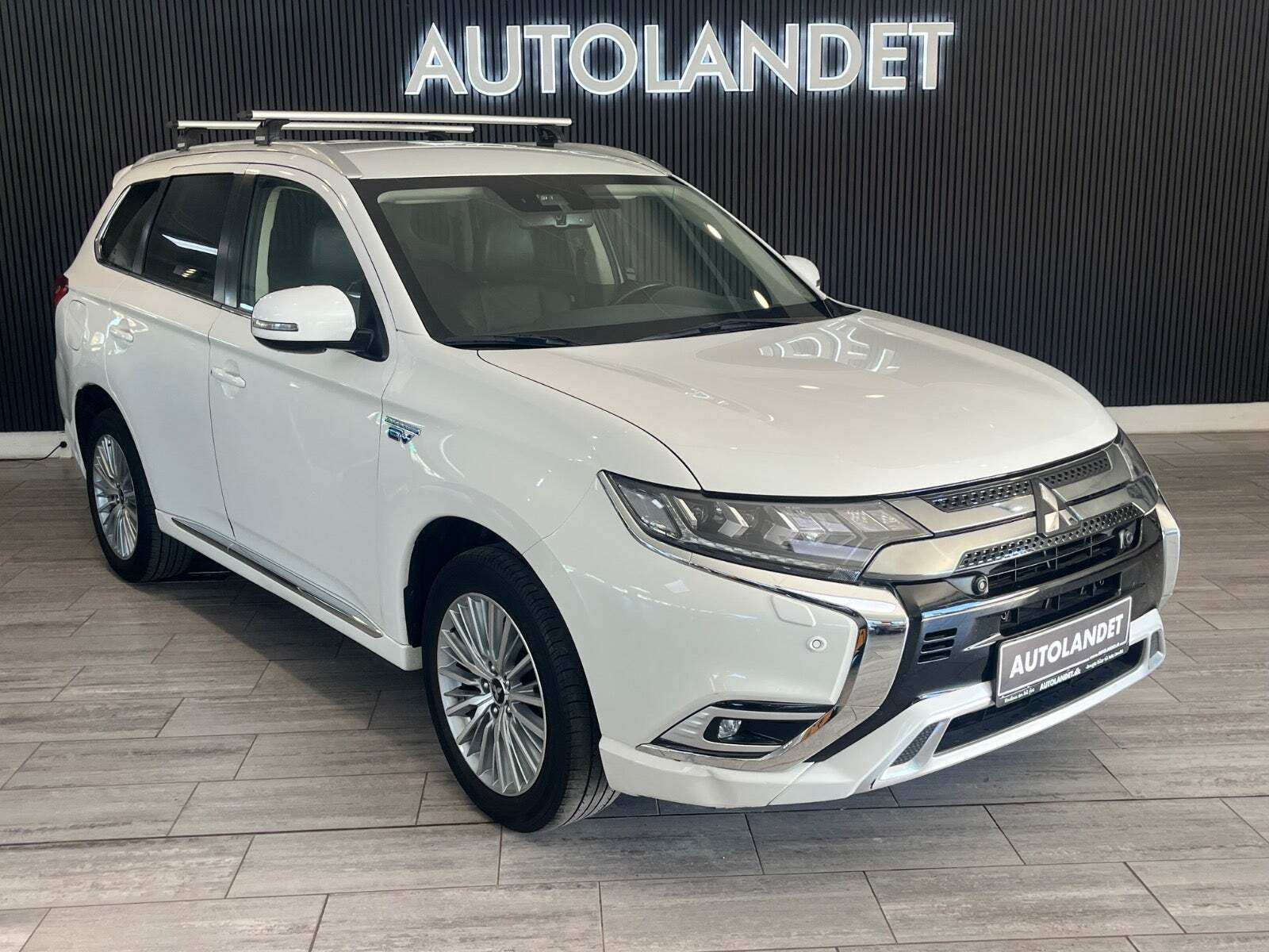 Mitsubishi Outlander 2,4 PHEV Intense CVT 4WD