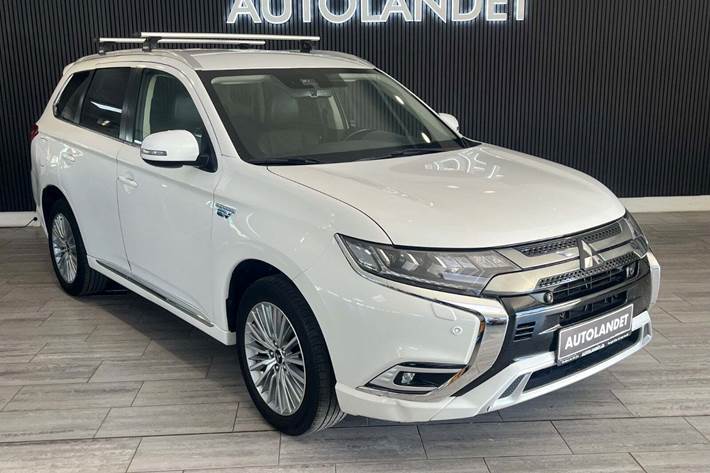 Hvid Mitsubishi Outlander fra 2019