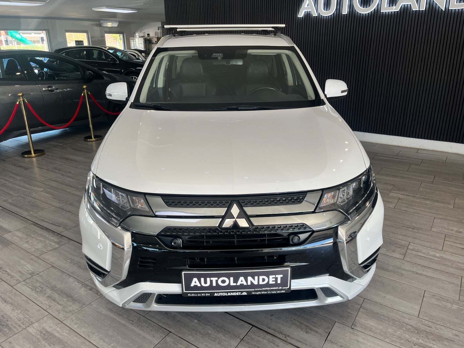 Mitsubishi Outlander 2,4 PHEV Intense CVT 4WD