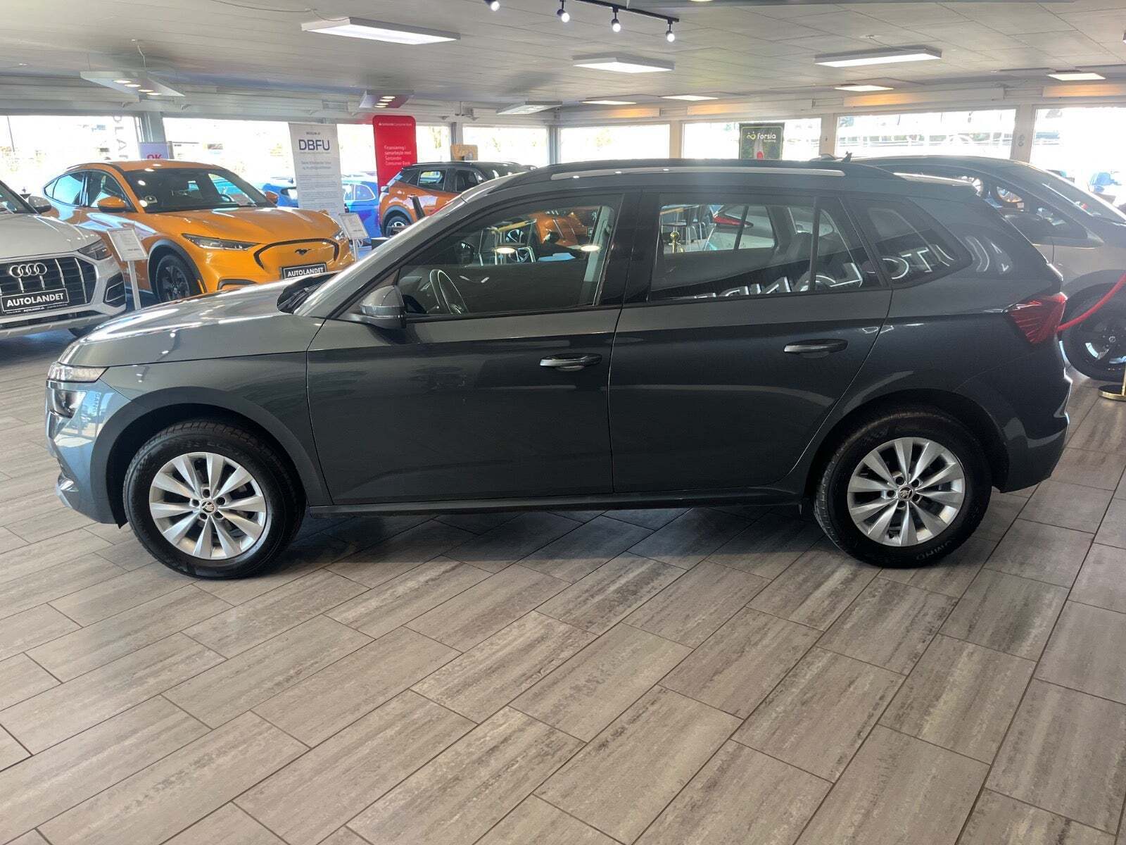 Grå Skoda Kamiq fra 2021