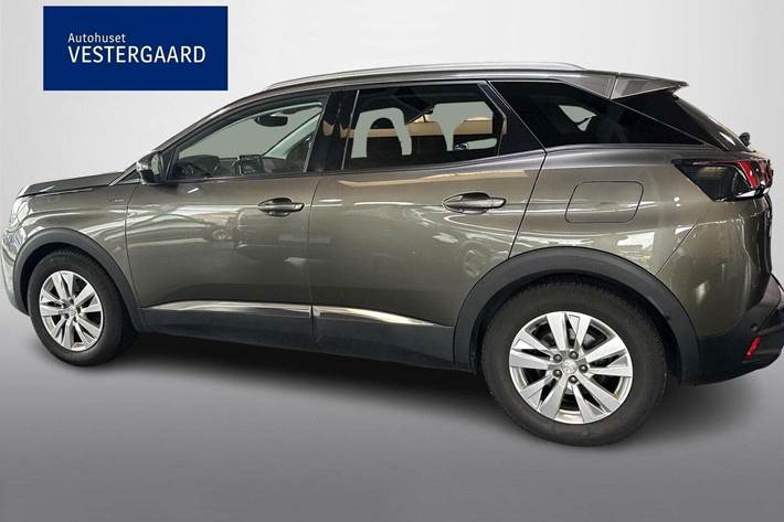 Grå Peugeot 3008 fra 2020