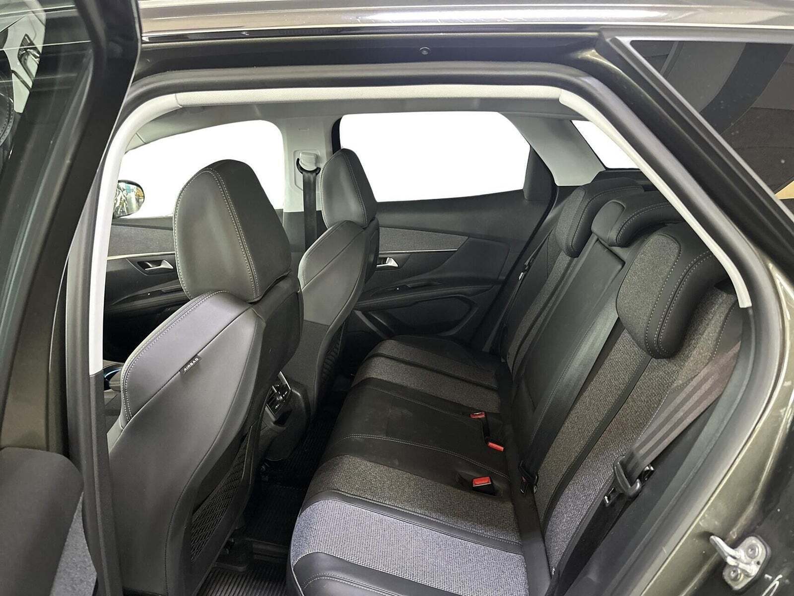 Peugeot 3008 1,6 Hybrid Allure Limited EAT8