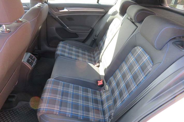 Hvid VW Golf VII fra 2020