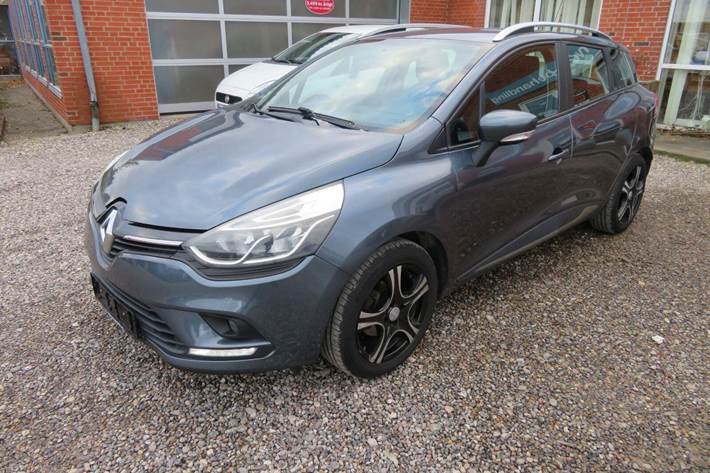 Grå Renault Clio IV fra 2016