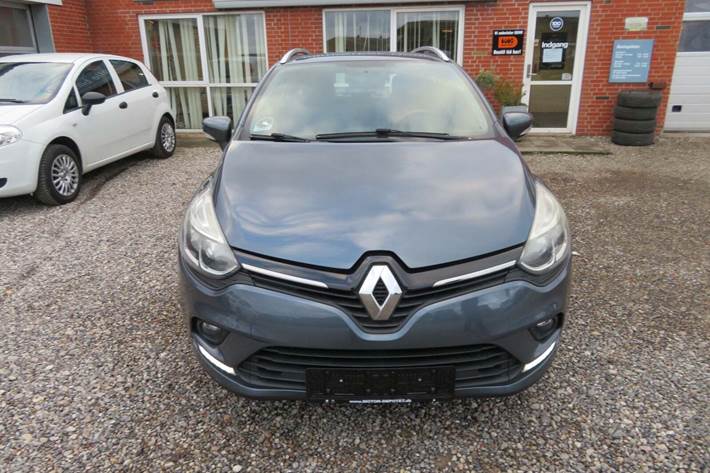 Grå Renault Clio IV fra 2016