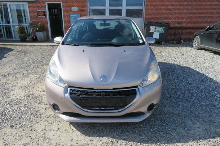 Orange Peugeot 208 fra 2012