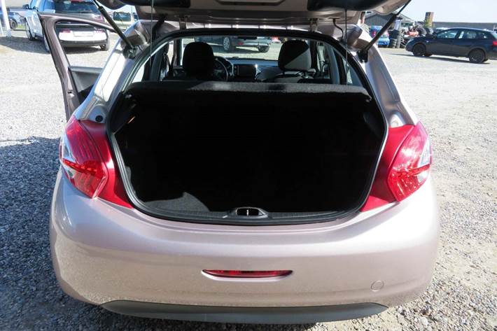 Orange Peugeot 208 fra 2012