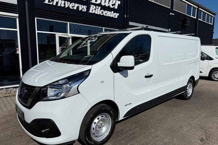 Hvid Nissan NV300 fra 2020