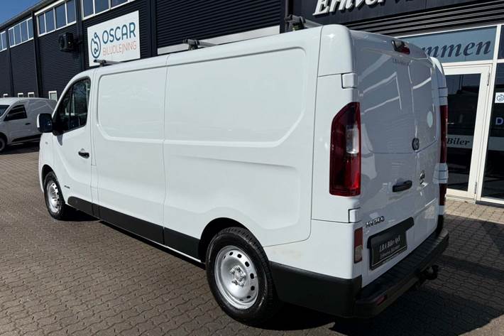 Hvid Nissan NV300 fra 2020