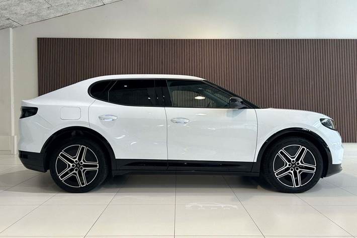 Hvid Ford Capri fra 2025