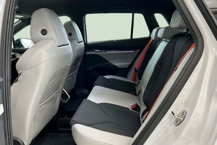 Hvid Skoda Elroq fra 2025