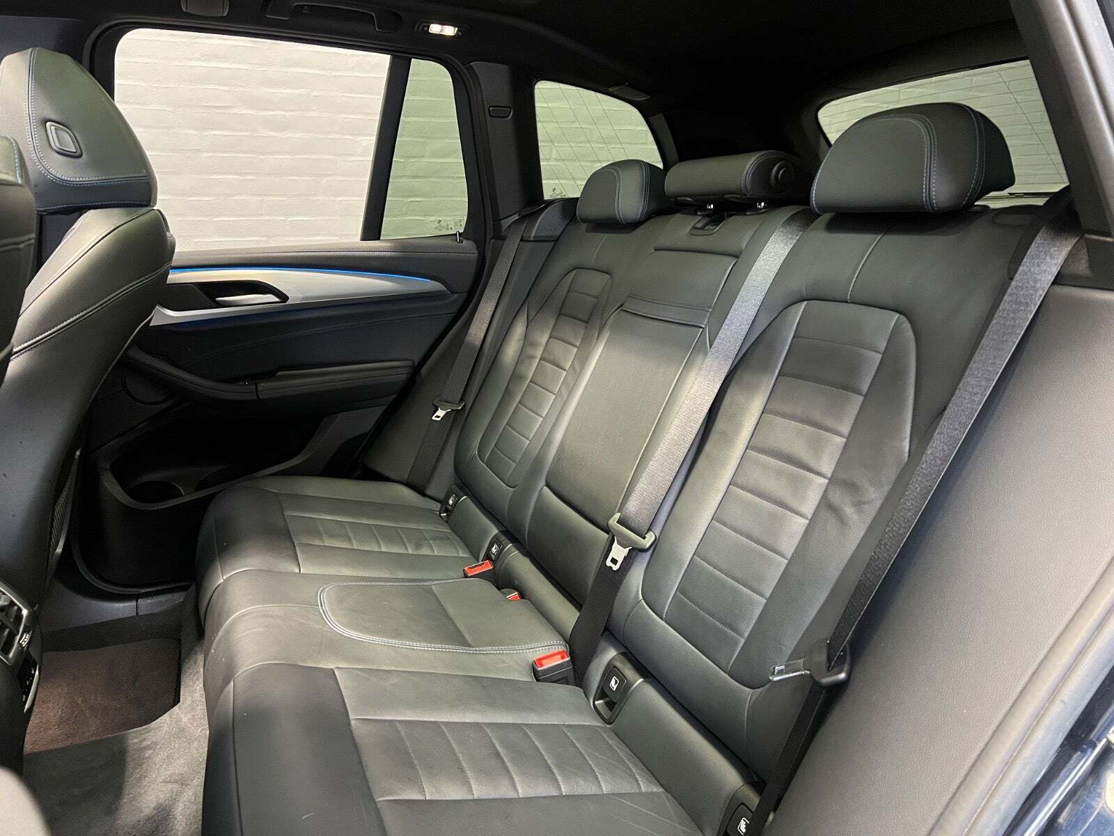 Sort BMW iX3 fra 2023