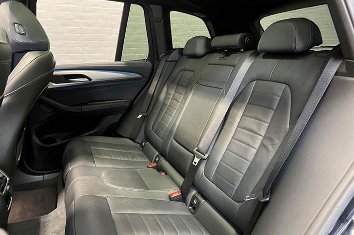 Sort BMW iX3 fra 2023