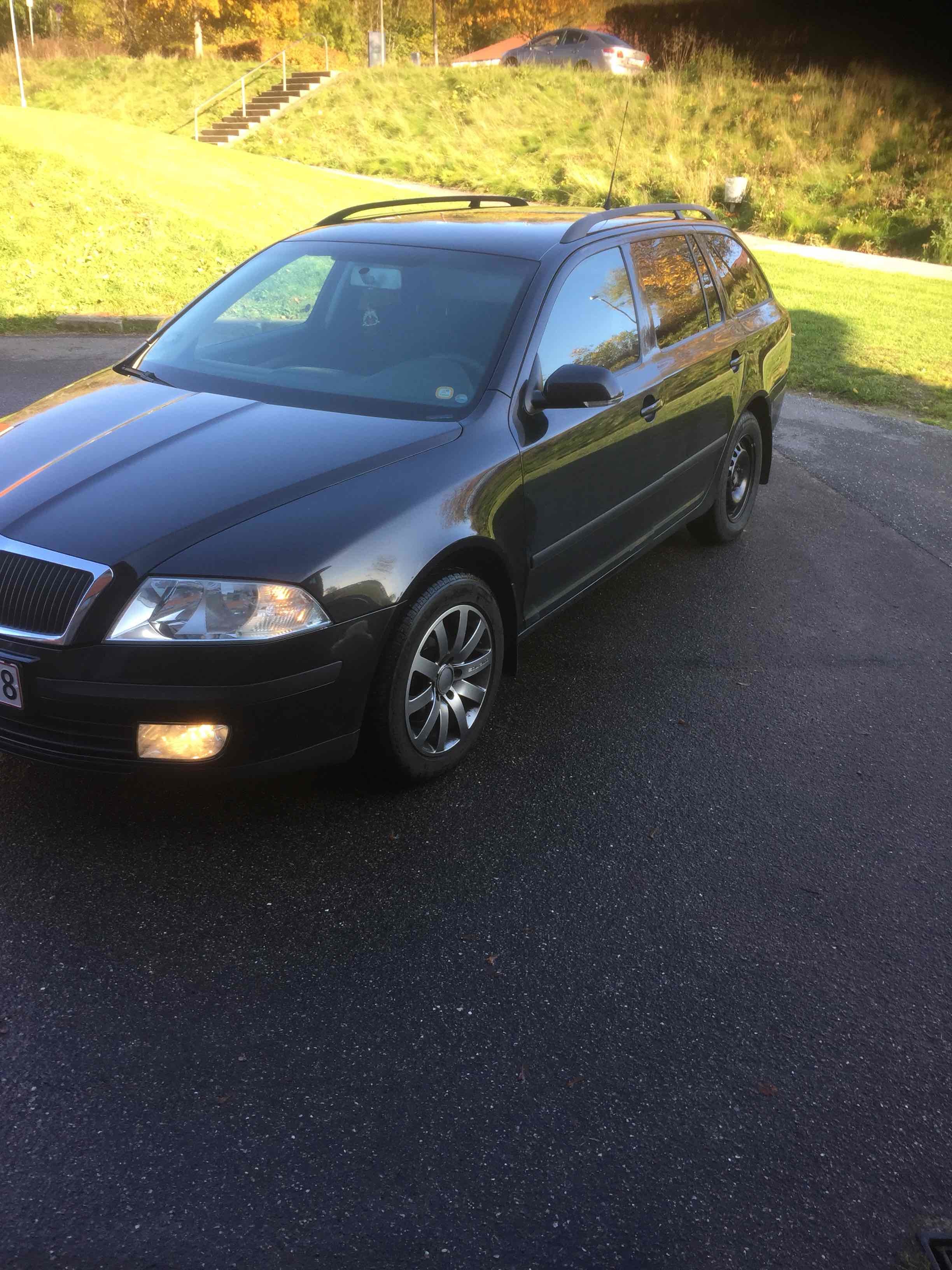 Sort Skoda Octavia fra 2006