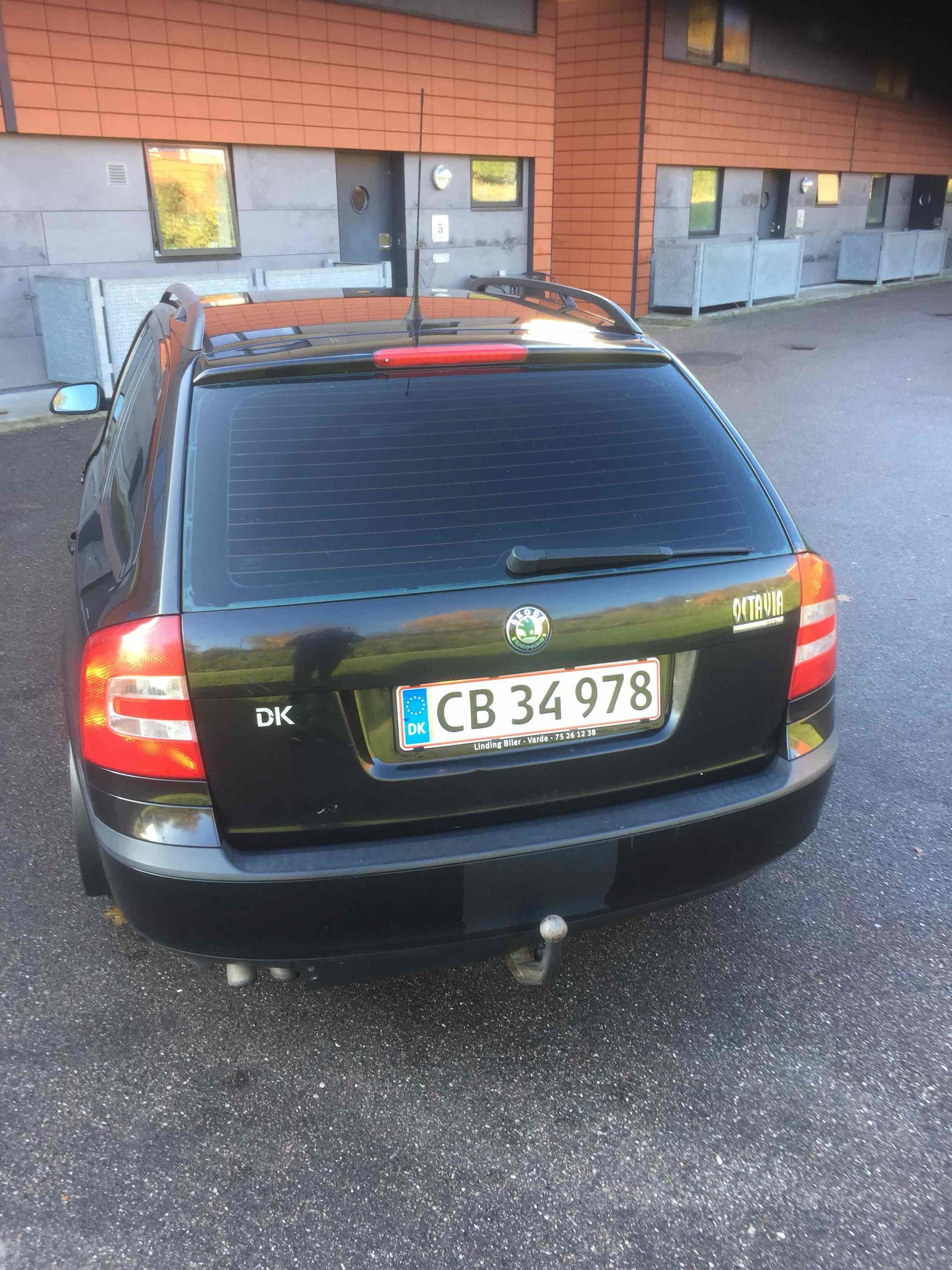 Sort Skoda Octavia fra 2006