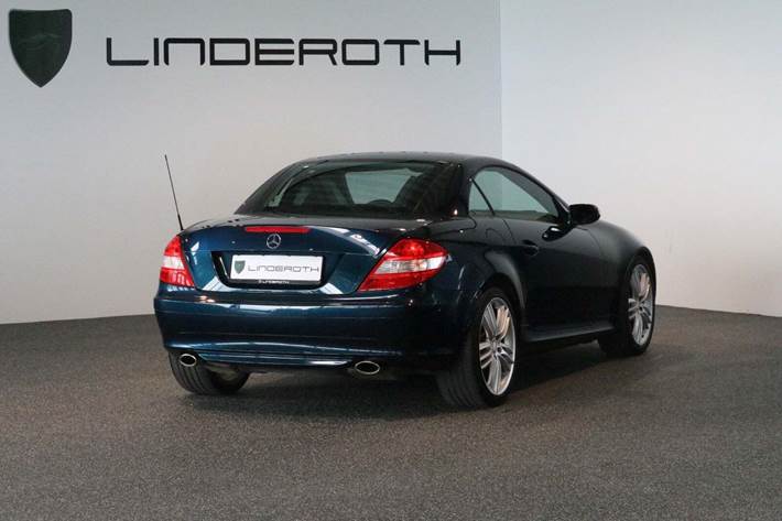 Blå Mercedes SLK350 fra 2004